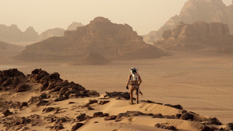 Uma das cenas do filme apresentando Marte como uma planeta desértico