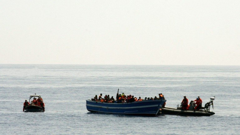 Dezasseis crianças perderam a vida na travessia do Mar Egeu, desde segunda-feira