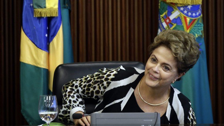 Com a aprovação da impugnação no Congresso brasileiro, Dilma Rousseff é obrigada a afastar-se da presidência do país até o máximo de 180 dias