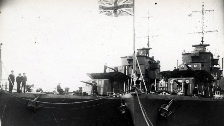 Chegada da Armada inglesa Home Fleet ao Porto de Setúbal. Esta divisão foi a primeira a visitar a cidade depois da Primeira Grande Guerra.
