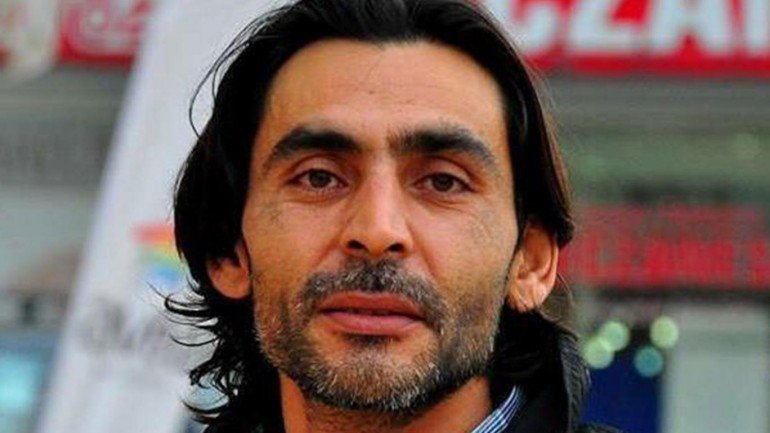 O jornalista, que dirigia a publicação árabe Hentah, foi morto numa avenida do centro de Gaziantep, capital de província turca com o mesmo nome, uma região fronteiriça com a Síria.