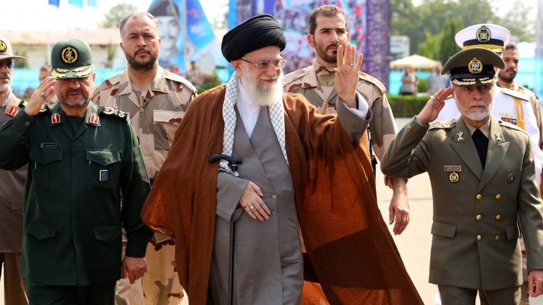 Ali Khamenei lembrou que o clérigo xiita Nimr al-Nimr &quot;não encorajava pessoas à ação armada, nem conspirava secretamente&quot;