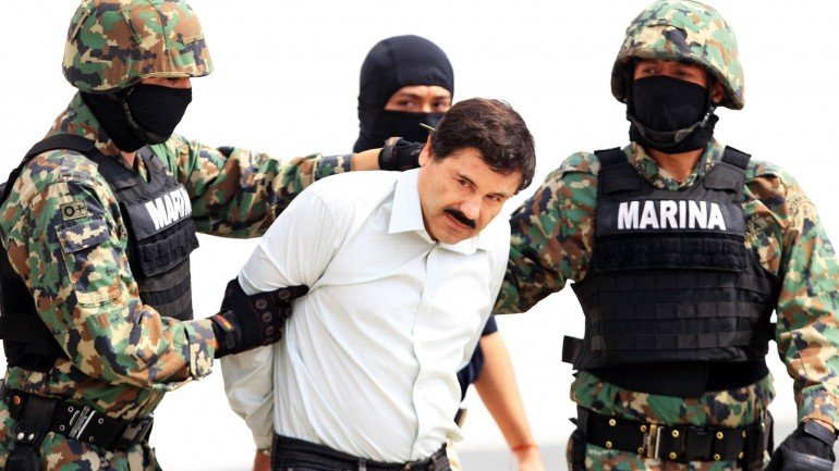 Joaquín Guzmán Loera, conhecido como &quot;El Chapo&quot;, estava em fuga desde 11 de julho de 2015, quando se evadiu por um túnel