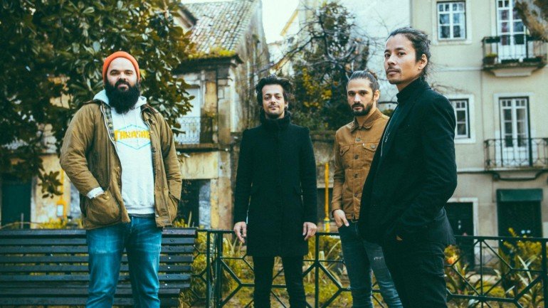 A banda portuguesa PAUS, que já foi confirmada para o cartaz da próxima edição do festival NOS Alive, apresenta o novo álbum no Cinema S. Jorge, em Lisboa