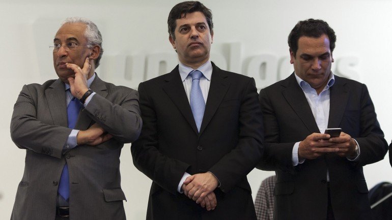 O primeiro-ministro António Costa, ministro da Economia, Caldeira Cabral, e o secretário de Estado da Indústra, João Vasconcelos