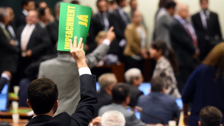Dilma Rousseff classifica de “inconsistentes e improcedentes” as razões do pedido de impugnação de seu mandato