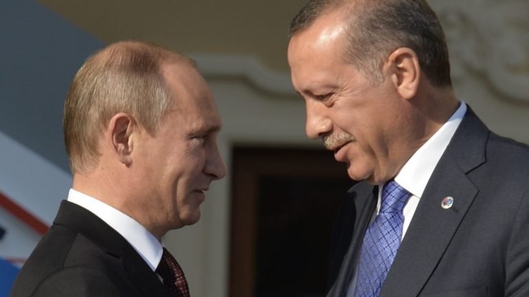 Putin e Erdogan não se falavam desde o abate de um avião russo pela Turquia. Agora, concordaram em encontrar-se pessoalmente de novo
