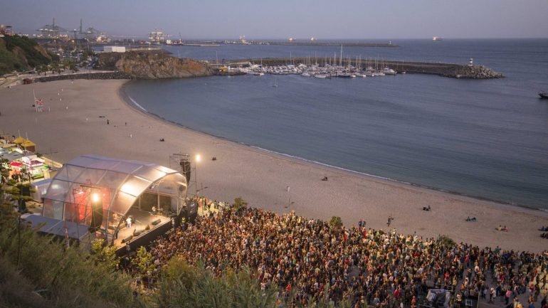 O festival vai começar em Porto Covo, com três dias de espetáculos, seguindo depois para Sines, onde ficará até 30 de julho