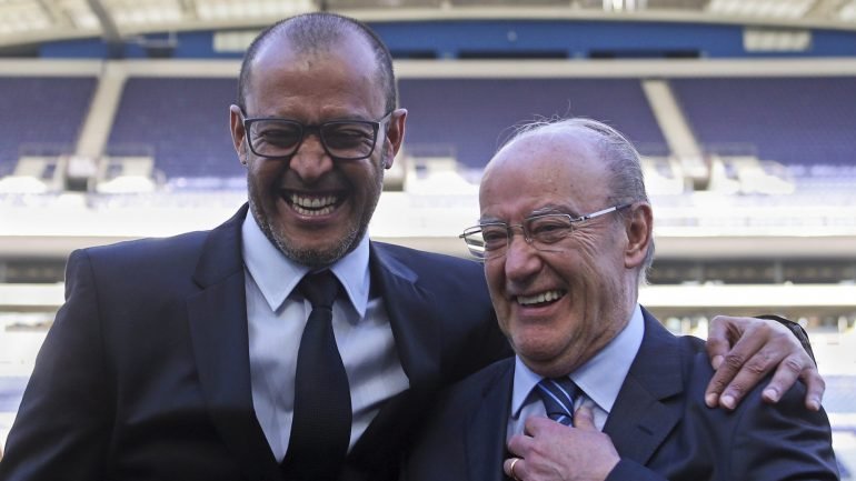Nuno Espírito Santo com o presidente do FC Porto, Nuno Pinto da Costa