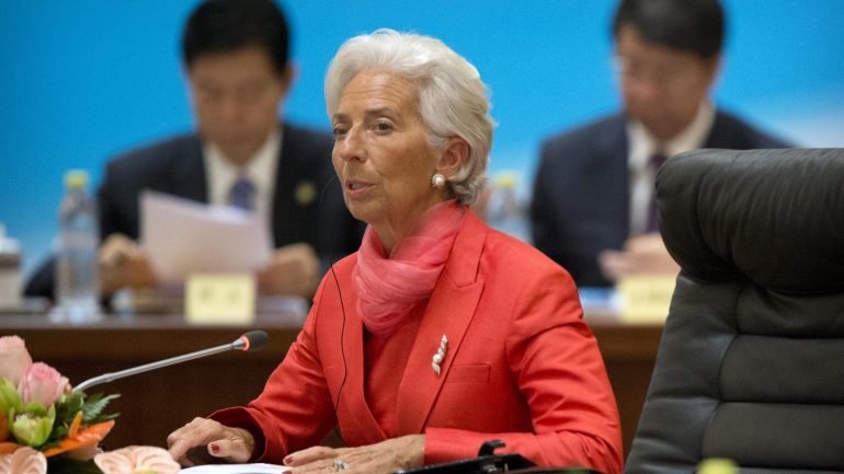 O FMI já afirmou que mantém a &quot;confiança&quot; em Lagarde, depois de ter sido anunciada a decisão da justiça