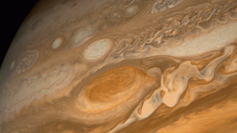 A Grande Mancha Vermelha de Júpiter é uma tempestade gigante