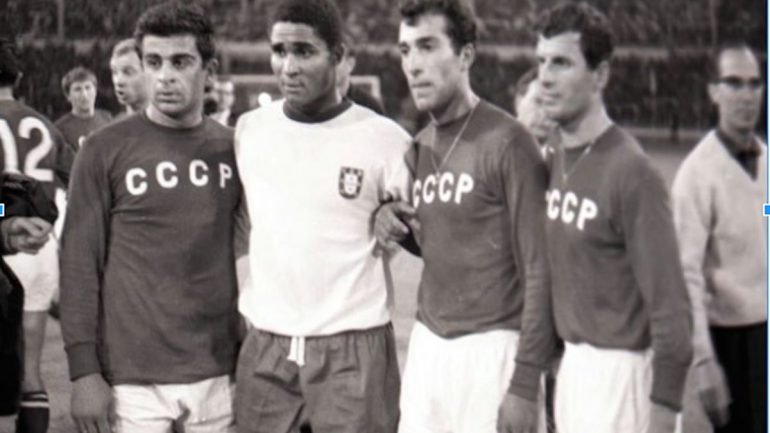 Da esquerda para a direita: Khrutsilava, Eusébio, Sichinava, Metreveli (1966)