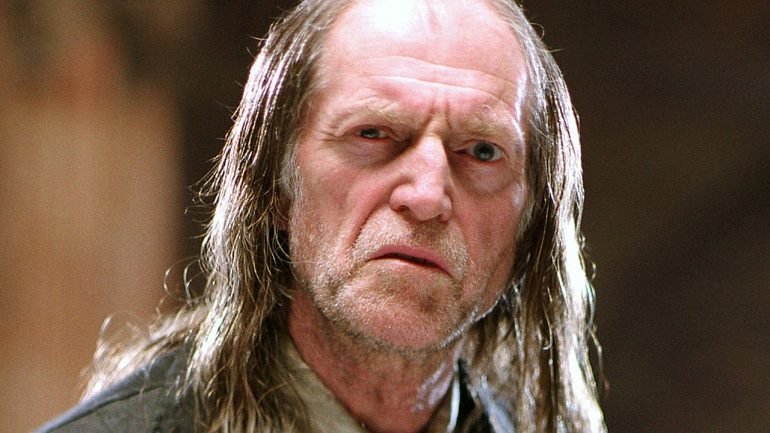 David Bradley interpretava o papel do detestável Argus Filch, encarregado de Hogwarts