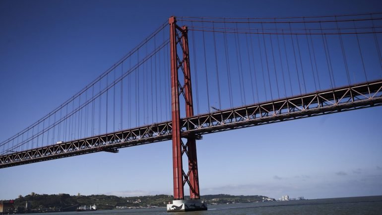 Aos 50 anos, a Ponte 25 de Abril é uma referência na engenharia e na arquitetura