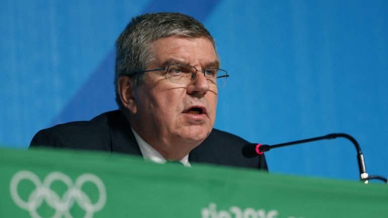 Thomas Bach, o presidente do Comité Olímpico Internacional, durante a cerimónia de encerramento