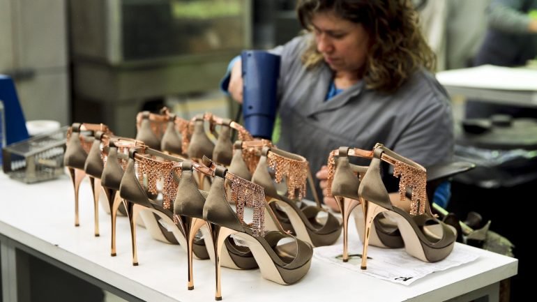 A partir de sábado e até terça-feira 98 empresas portuguesas de calçado vão marcar presença na Feira do Calçado em Milão