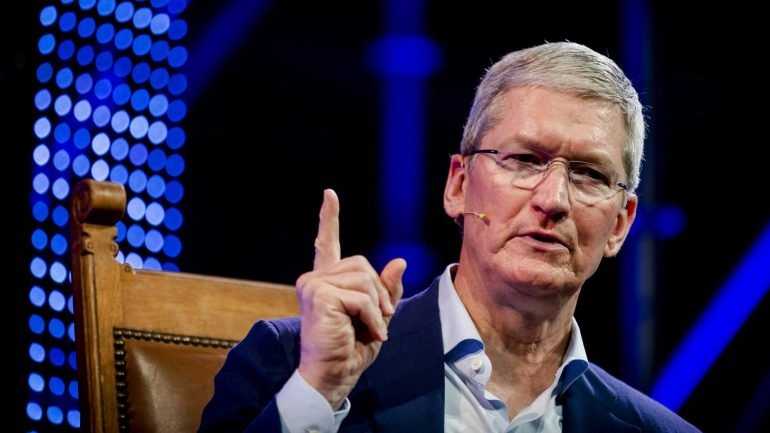 Tim Cook afirmou que a Apple &quot;não tem de se desculpar&quot; e que o governo irlandês &quot;não fez absolutamente nada de mal&quot;