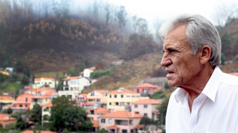 Jerónimo de Sousa falou aos jornalistas após uma visita às zonas afetadas pelos incêndios no concelho do Funchal