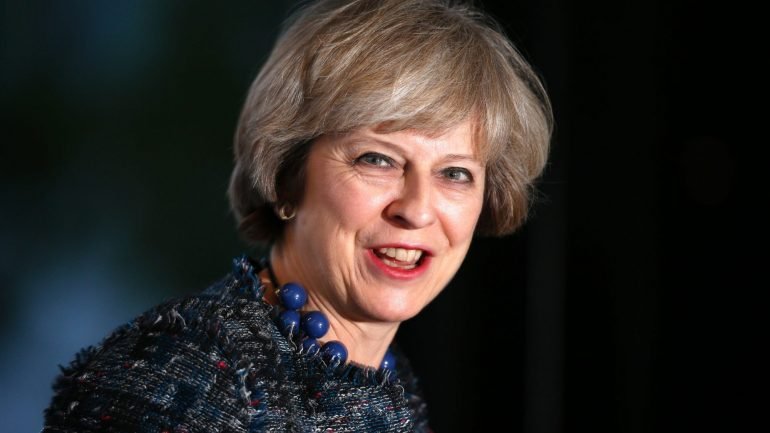 Em julho, Theresa May sucedeu a David Cameron na liderança do governo britânico