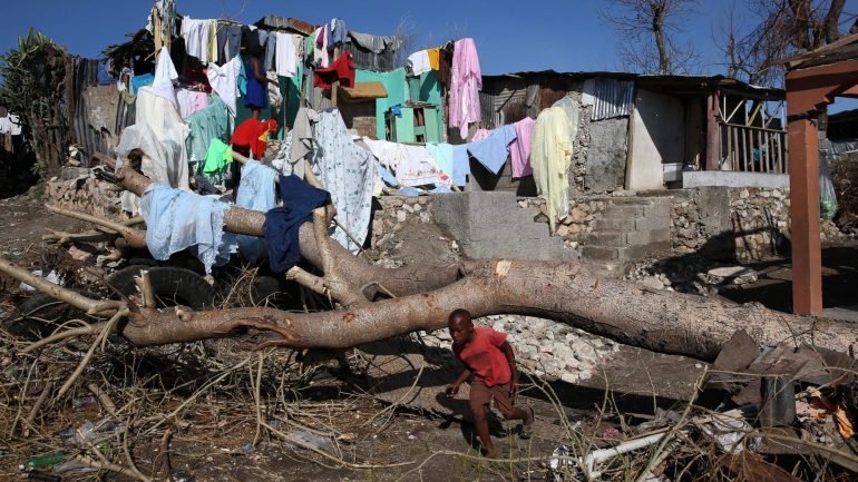 As ligações entre pobreza e catástrofes naturais são &quot;muito claras&quot; no caso do Haiti.