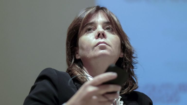 Catarina Martins, coordenadora do BE quer &quot;decência&quot; nos salários dos gestores públicos