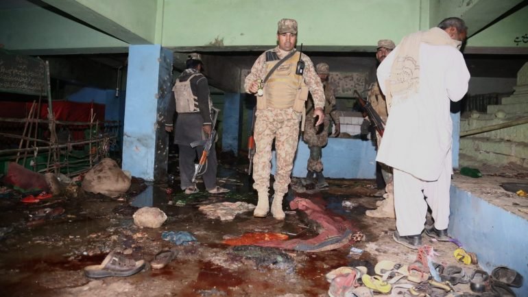 No passado dia 13 um atentado numa mesquita fez dezenas de mortos