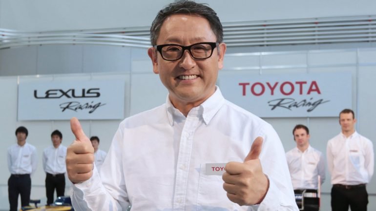 Akio Toyoda, neto do fundador e presidente da Toyota Motor Corporation, passa a supervisionar directamente o departamento que desenvolve os veículos eléctricos da marca
