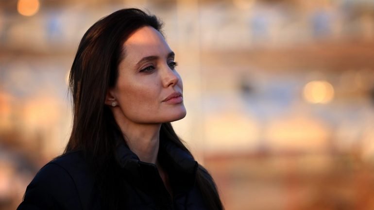 Em 2013, Angelina Jolie anunciou ter realizado uma dupla mastectomia para prevenir o cancro da mama