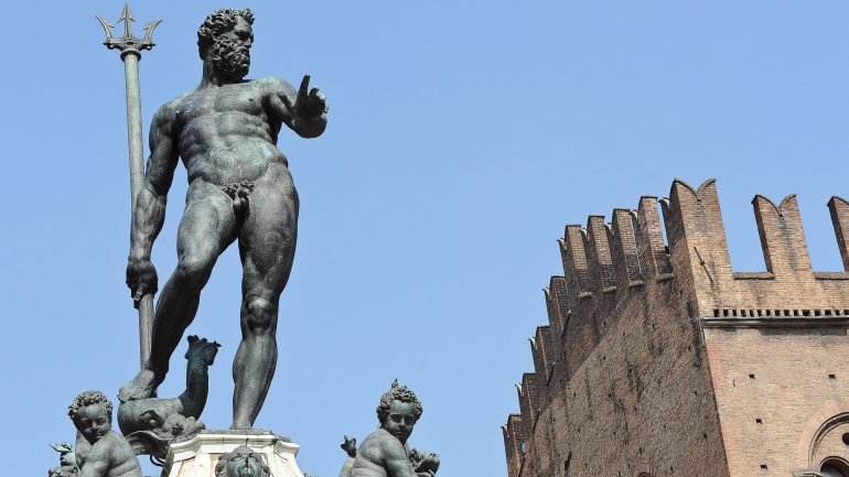 A estátua de Neptuno, em Itália, está no centro da polémica