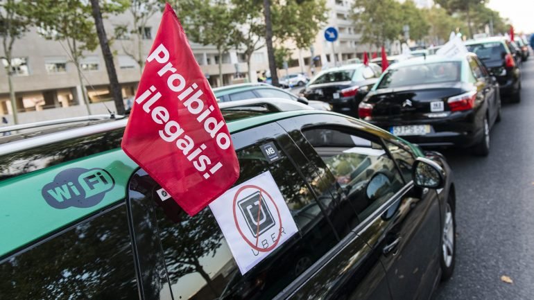 A associação vai reunir com o Bloco de Esquerda e do Partido Comunista Português