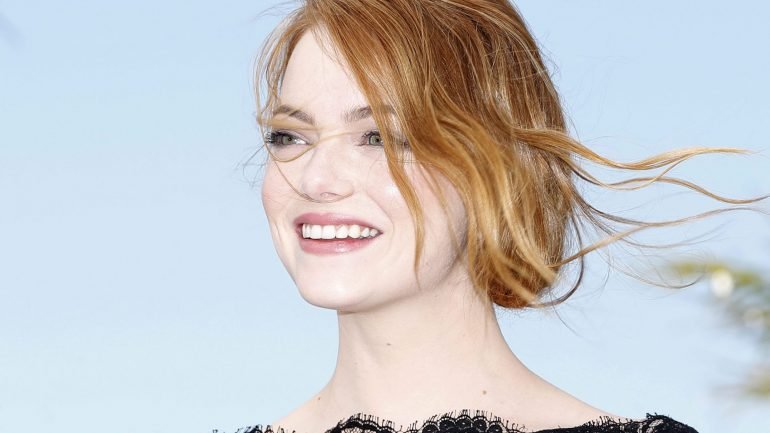 Emma Stone foi nomeada para a categoria de &quot;Melhor Atriz&quot; pelo desempenho em &quot;La La Land&quot;, o principal candidato aos Óscares deste ano
