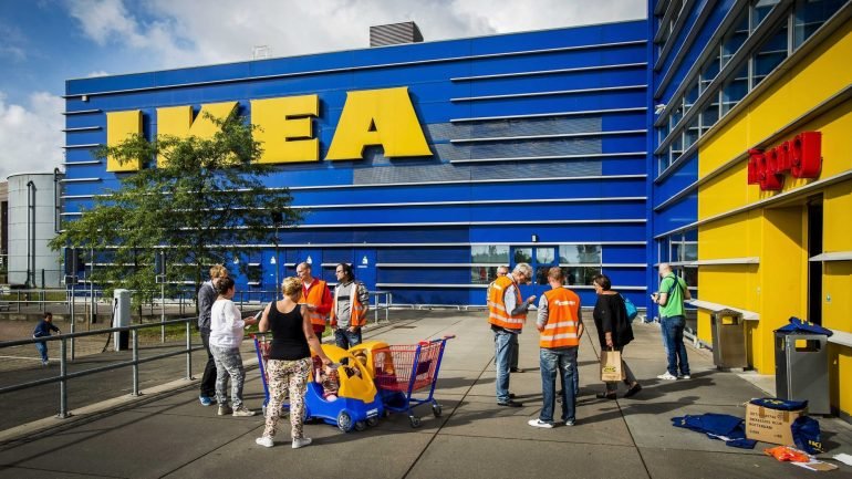 O fundador do Ikea sofre de dislexia e precisava de arranjar mecanismos que o ajudassem a catalogar os seus produtos