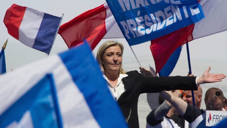 A candidata da extrema-direita Marine Le Pen é um dos rostos do crescimento do populismo na Europa