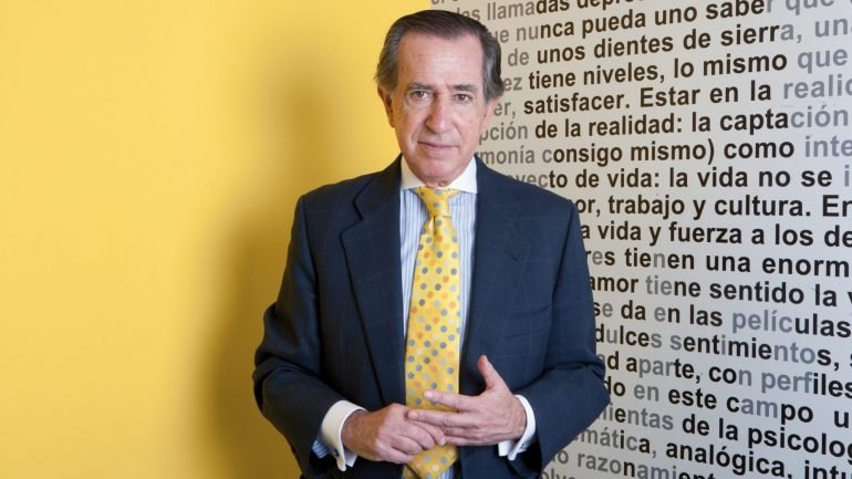 Enrique Rojas, professor de Psiquiatria e Psicologia Médica