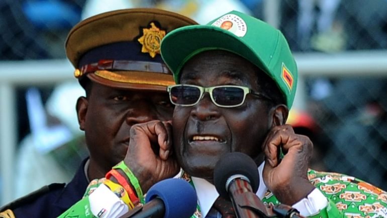 Robert Mugabe está no poder desde 1980 e aos 93 anos é o líder africano com mais idade