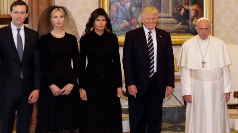 Donald Trump fez-se acompanhar da mulher Melania, a filha Ivanka e o genro Jared Kushner na visita ao Papa.