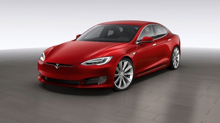 A Tesla foi uma das marcas mais afectadas pela nova política dinamarquesa. Depois de ter dominado o segmento com o Model S, na imagem, vendeu 176 automóveis o ano passado. Em 2015 tinha aí registado 2.738 unidades vendidas