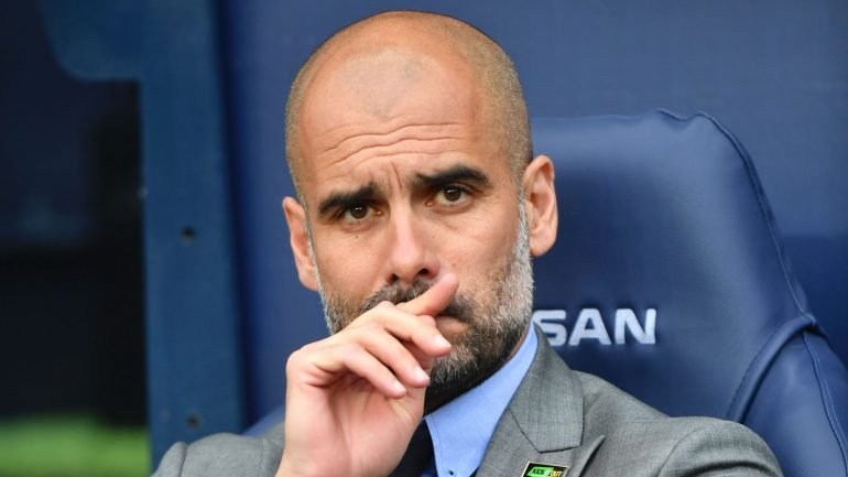 Pep Guardiola é treinador do Manchester City há um ano. Ficou em terceiro lugar na Premier League