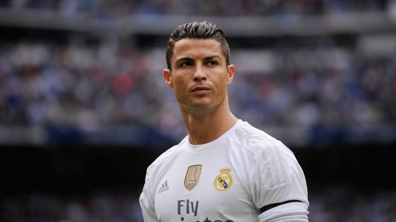 Ronaldo vestido com o equipamento do Real Madrid? Para o clube, às vezes não convém