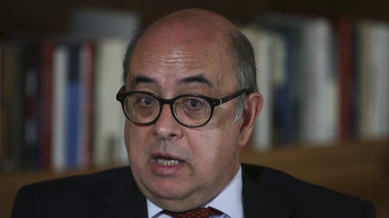 Azeredo Lopes garantiu que Portugal vai informar os seus parceiros da NATO do ocorrido