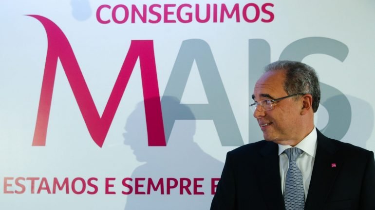 Além dos trabalhadores, também os gestores de topo terão salários repostos em julho, confirmou em março Nuno Amado
