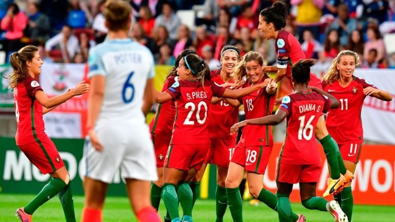 Carolina Mendes voltou a marcar o golo de Portugal, novamento após cruzamento de Diana Silva