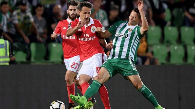 Jonas acabou por evitar males maiores para o Benfica, sofrendo e apontando o penálti que deu o empate