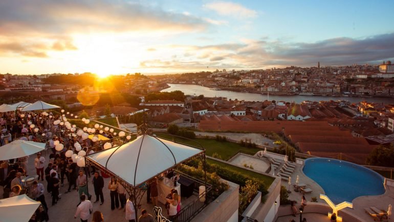 A última sunset wine party no Yeatman, no Porto, acontece no último dia de verão: 21 de setembro.