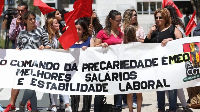 O número de trabalhadores temporários em Portugal está bastante acima da média europeia