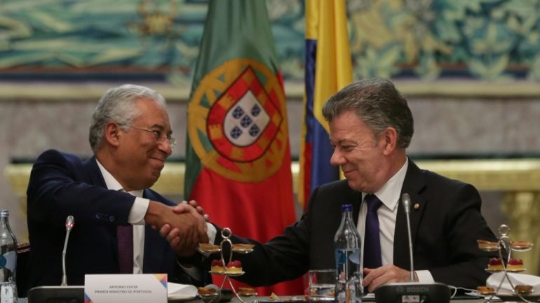 Juan Manuel Santos começou esta segunda-feira um visita oficial a Portugal