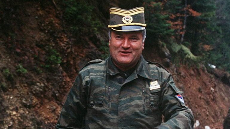 Ratko Mladic liderou o seu exército no massacre de Srebrenica