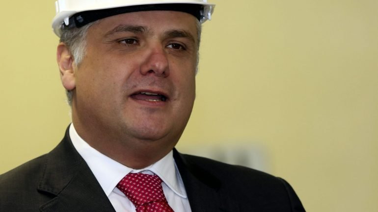 Despacho de Jorge Seguro Sanches declarou a nulidade de uma decisão do anterior Governo, penalizando as elétricas