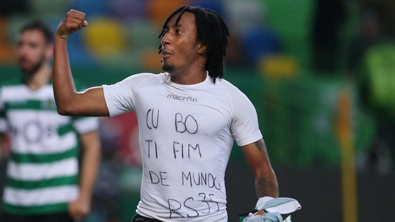 Gelson marcou o golo do Sporting ao Moreirense e foi expulso por tirar a camisola e mostrar uma dedicatória para Rúben Semedo