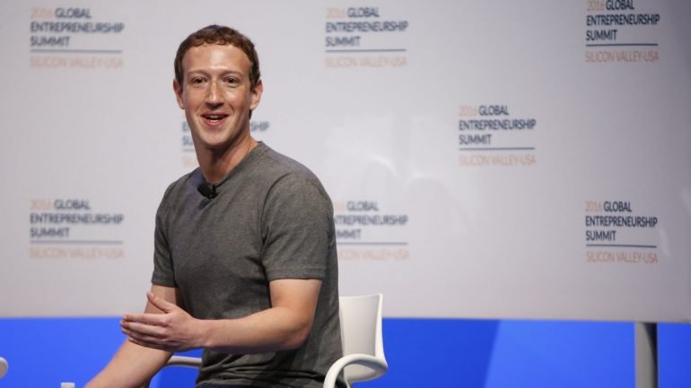 Mark Zuckerberg não dá entrevistas com regularidade, evitando falar com jornalistas sobre as práticas da rede social. Desde a polémica da Cambridge Analytica, tem tentado mudar a percepção do público quanto ao papel que desempenha na empresa.
